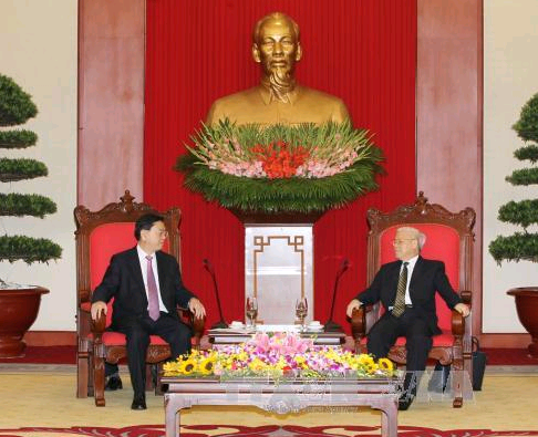 Sekjen KS PKV, Nguyen Phu Trong menerima Ketua Komite Tetap KRN Tiongkok, Zhang Dejiang - ảnh 1