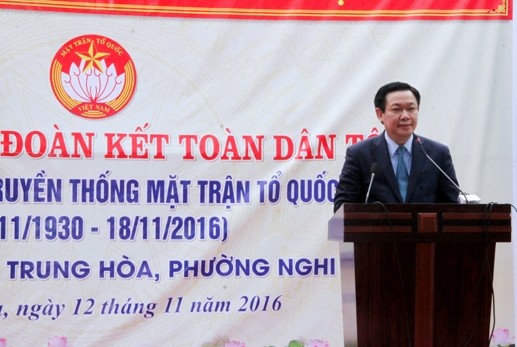 Deputi PM Vietnam, Vuong Dinh Hue menghadiri Hari Persatuan Nasional di provinsi Nghe An - ảnh 1