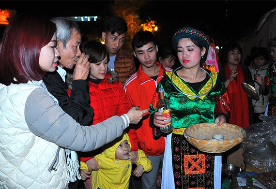 Mengunjungi ruang budaya etnis minoritas Mong di tengah-tengah Ibukota  - ảnh 9
