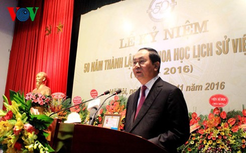 Presiden Vietnam, Tran Dai Quang menghadiri acara peringatan ultah ke-50 berdirinya Asosiasi Ilmu Sejarah Vietnam - ảnh 1