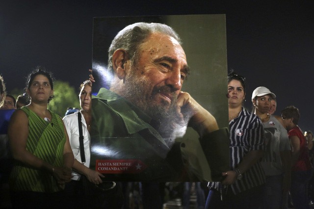 Pemimpin negara-negara melayat dan menghadiri upacara belasungkawa Almarhum Pemimpin Kuba, Fidel Castro - ảnh 1