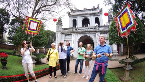 Jumlah wisman yang mengunjungi Hanoi mencapai jumlah 4 juta orang  - ảnh 1