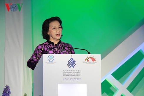 Ketua MN Vietnam, Ibu Nguyen Thi Kim Ngan mengakhiri secara baik kehadiran di KTT ke-11 para Ketua Wanita Parlemen Dunia - ảnh 1
