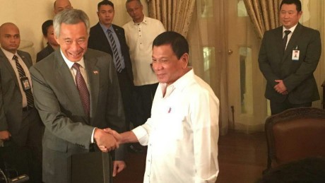 Pimpinan Singapura dan Filipina berbahas tentang Laut Timur dan anti- terorisme - ảnh 1