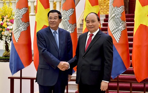 PM Kerajaan Kamboja mengakhiri secara baik kunjungan resmi di Vietnam - ảnh 1