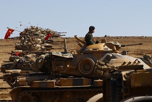Turki memperkuat pasukan di perbatasan dengan Suriah - ảnh 1