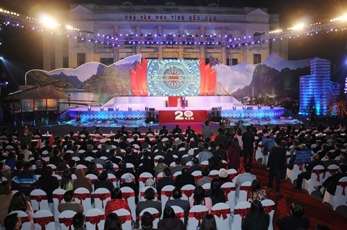 Acara peringatan ultah ke-20 berdirinya kembali provinsi Bac Kan - ảnh 1