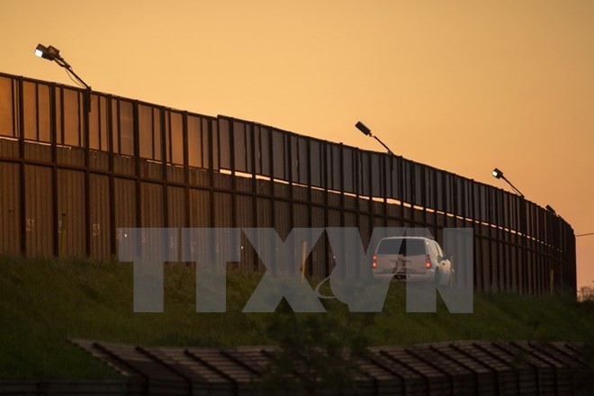 Taktha Suci Vatikan dan Spanyol menolak pembangunan tembok perbatasan antara AS dan Meksiko - ảnh 1