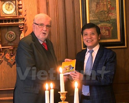 Tahun diplomatik mengabdi kerjasama ekonomi Vietnam-Czech - ảnh 1