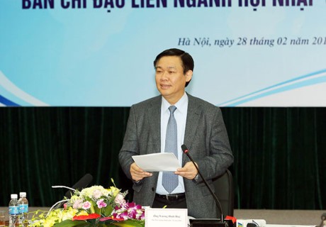 Deputi PM Vietnam, Vuong Dinh Hue memimpin sidang Badan Pengarahan antar-instansi melakukan integrasi internasional tentang ekonomi - ảnh 1