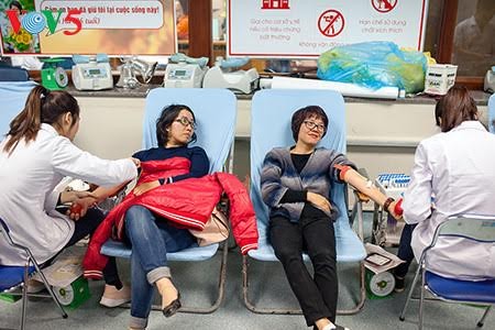  Aktivitas menyambut Hari Dunia memuliakan para pemberi donor darah (14/6) - ảnh 1