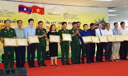 Penutupan Pekan Raya Perdagangan Vietnam-Laos tahun 2017 - ảnh 1