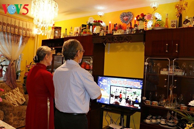 Menjaga nilai keluarga tradisional dalam komunitas orang Vietnam di Republik Czech - ảnh 1