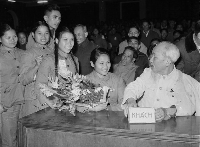  Memperhebat penelitian yang mendalam tentang Presiden Ho Chi Minh dan para pemimpin Partai Komunis - ảnh 1