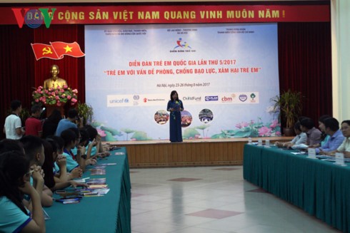 Forum nasional tentang anak-anak Vietnam dengan tema: “Mencegah dan memberantas kekerasan, pelecehan anak-anak” - ảnh 1