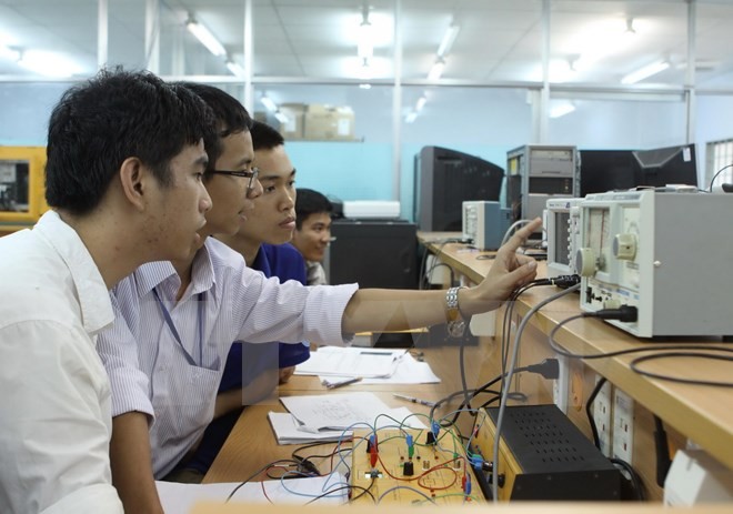 Vietnam perlu mengembangkan SDM bidang teknologi informasi demi kebutuhan dunia - ảnh 1