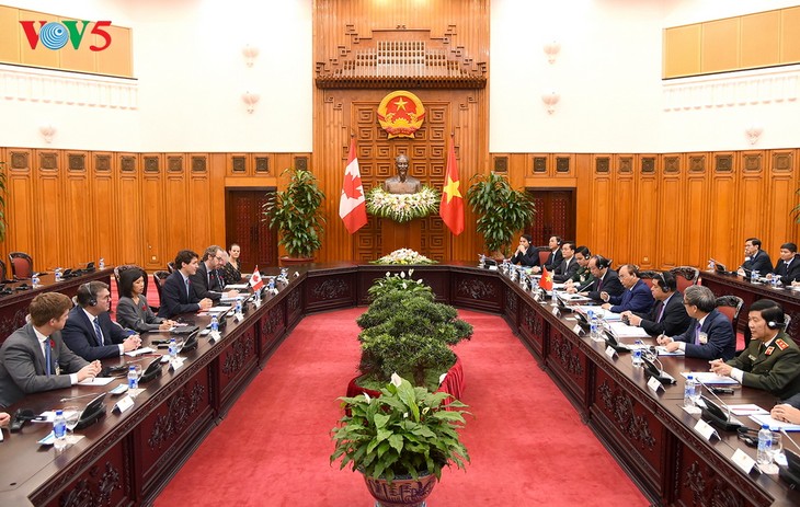 PM Vietnam, Nguyen Xuan Phuc melakukan pembicaraan dengan PM Kanada, Justin Trudeau - ảnh 1