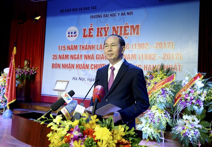  Presiden Vietnam, Tran Dai Quang menghadiri acara peringatan ultah ke-115 berdirinya Sekolah Tinggi Kedokteran Hanoi - ảnh 1