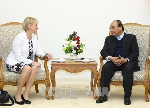 PM Vietnam, Nguyen Xuan Phuc menerima Menlu Swedia - ảnh 1