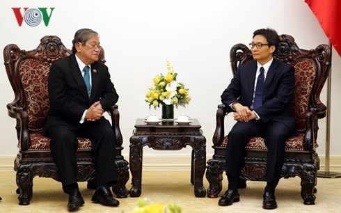  Deputi PM Vu Duc Dam menerima Menteri Informasi Kamboja, Khieu Kanharith - ảnh 1