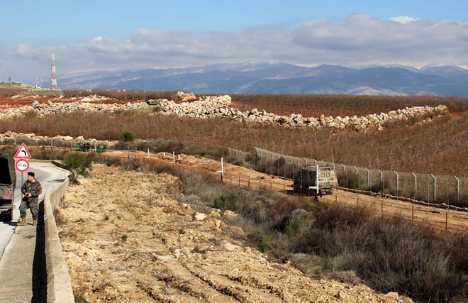  UNIFIL mengkonfirmasikan Israel membangun tembok di sepanjang garis perbatasan dengan Libanon - ảnh 1