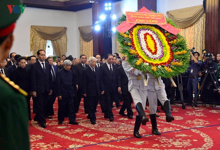   Vietnam mengadakan upacara pemakaman nasional mantan PM Vietnam, Phan Van Khai selama dua hari, dari 20-21/3 - ảnh 1