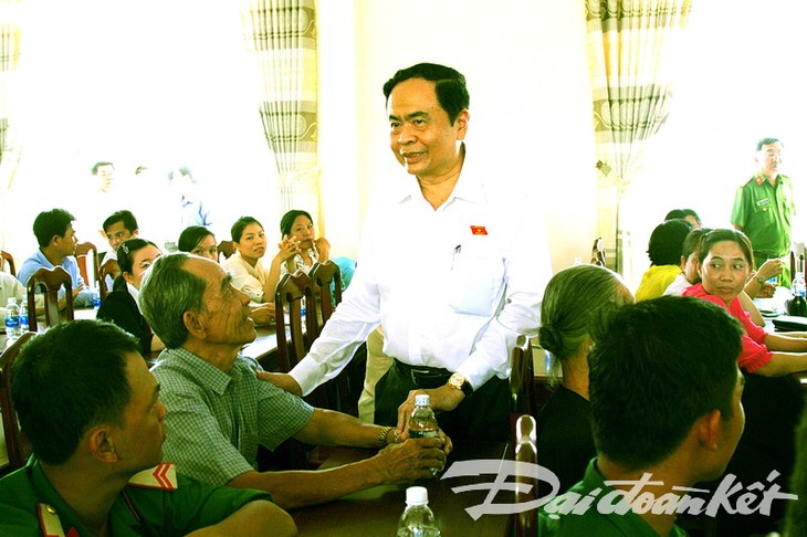  Ketua Pengurus Besar Front Tanah Air Vietnam, Tran Thanh Man melakukan kontak dengan para pemilih di Kota Can Tho - ảnh 1