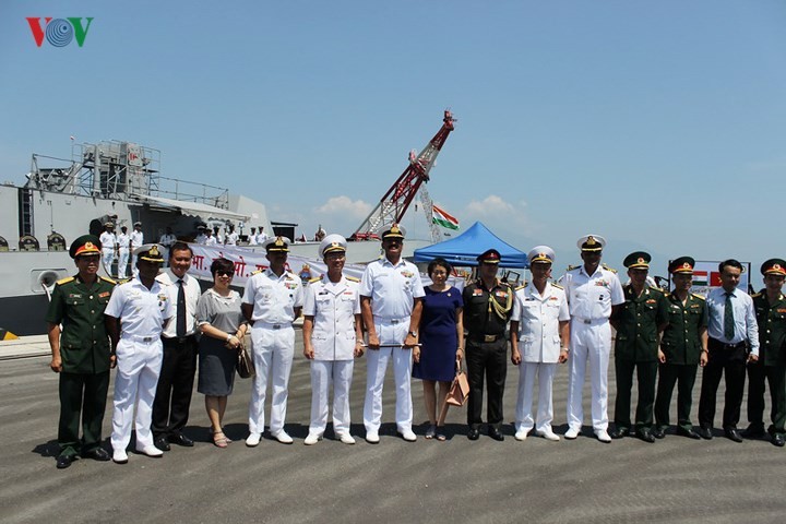 Tiga kapal Angkatan Laut India mengunjungi Kota Da Nang - ảnh 1