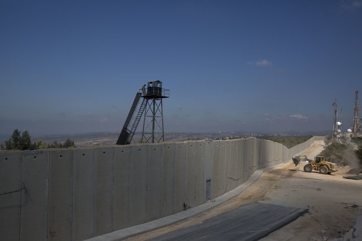 Israel membangun pagar beton di sepanjang perbatasan dengan Libanon - ảnh 1