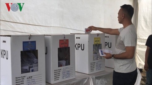 Pemilu Indonesia berlangsung secara aman dan tertib - ảnh 9