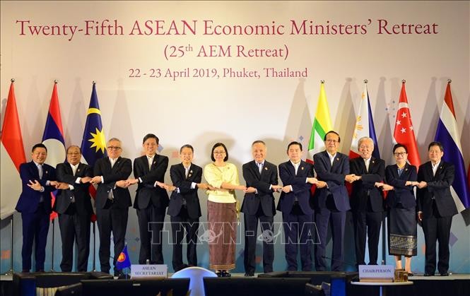 Konferensi ke-25 Menteri Ekonomi ASEAN yang terbatas - ảnh 1