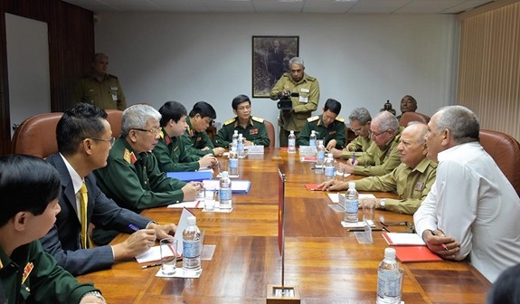 Letnan Jenderal Nguyen Chi Vinh melakukan kunjungan resmi di Kuba - ảnh 1