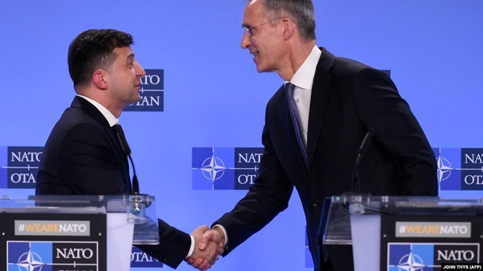  Presiden Baru Ukraina, Volodymyr Zelenskiy menegaskan tujuan menjalankan politik masuk Uni Eropa dan NATO, bersedia melakukan perundingan dengan Rusia - ảnh 1