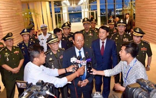 Kalangan politisi Kamboja memberikan reaksi terhadap pernyataan PM Singapura  - ảnh 1