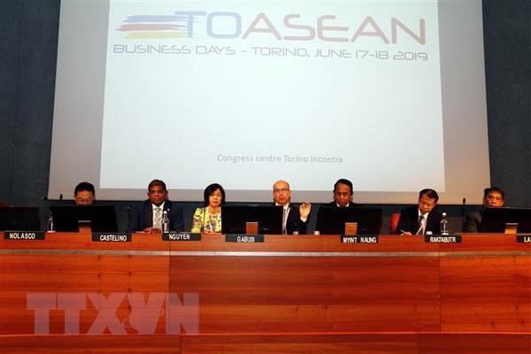 Badan usaha Italia mencari peluang bisnis di Vietnam dan negara-negara ASEAN - ảnh 1