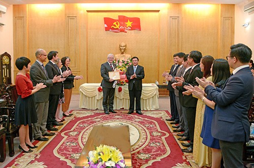 Mendorong kerjasama dalam menatar pejabat senior Vietnam-Australia - ảnh 1