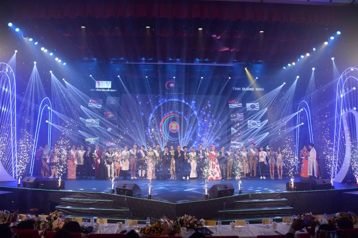 Kontes ke-2 “Suara Nyanyian ASEAN+3” tahun 2010 mencapai sukses baik - ảnh 1