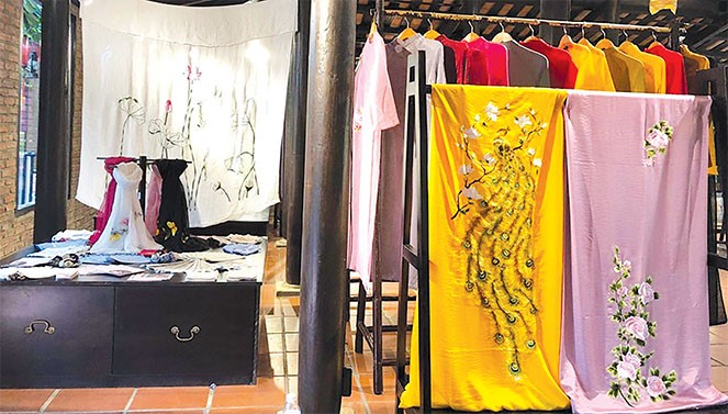 Tu Thi Hand Embroidery – Melakukan start-up dari kecintaan terhadap kerajinan tradisional - ảnh 1