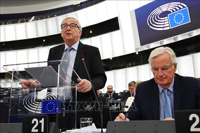 Masalah Brexit: Parlemen Eropa mengesahkan resolusi yang mendukung pendirian Uni Eropa tentang Brexit - ảnh 1