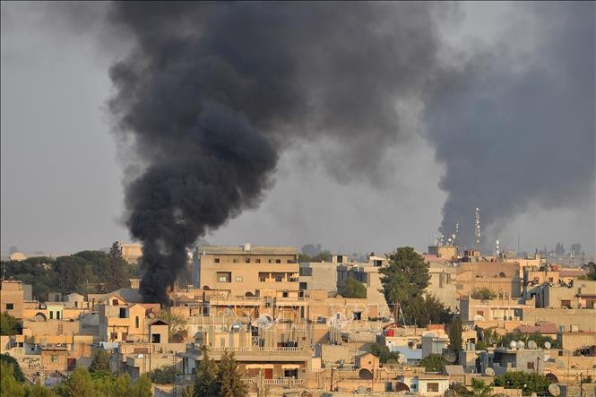 Turki menyerang orang Kurdi di Suriah: Pertempuran terus berlangsung menimbulkan banyak korban - ảnh 1