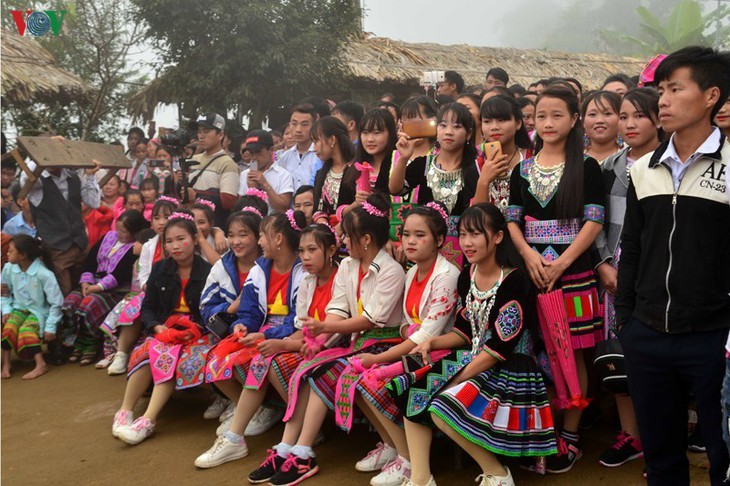 Kue Giay dalam Kehidupan Warga Etnis Minoritas Mong Daerah Tay Bac - ảnh 14