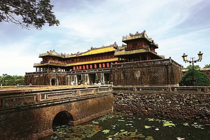 Menuju ke Pembangunan Perkotaan Pusaka di Atas Fondasi Situs Peninggalan Sejarah Ibukota Kuno Hue - ảnh 2