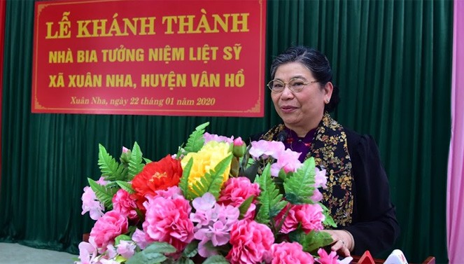 Wakil Ketua MN Tong Thi Phong berkunjung dan memberikan bingkisan di Provinsi Son La sehubungan dengan Hari Raya Tet - ảnh 1