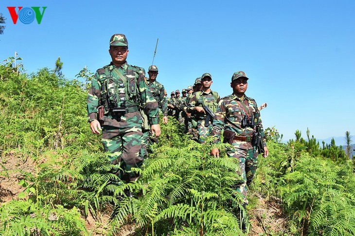 Tonggak perbatasan Vietnam-Laos-Kamboja: Lambang kepercayaan dari solidaritas dalam membangun garis perbatasan yang damai dan bersahabat - ảnh 2