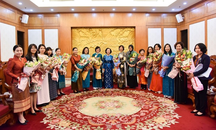Mendorong kegiatan Kelompok Perempuan Komunitas ASEAN - ảnh 1