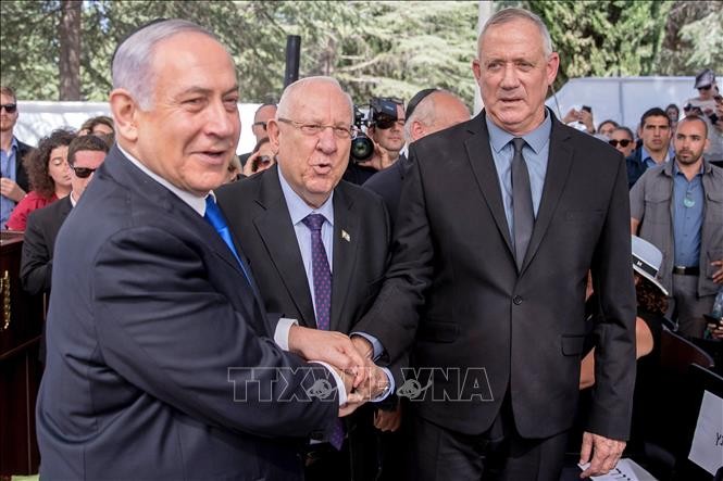 Jalan buntu politik di Israel berakhir setelah PM Netanyahu dan lawannya Gantz berhasil mencapai kesepakatan - ảnh 1