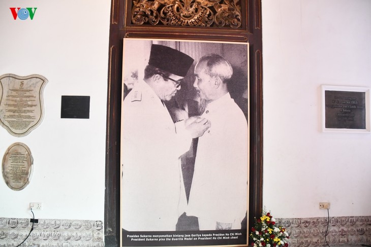 Gelar-gelar mulia yang diberikan Indonesia kepada Presiden Ho Chi Minh - ảnh 2