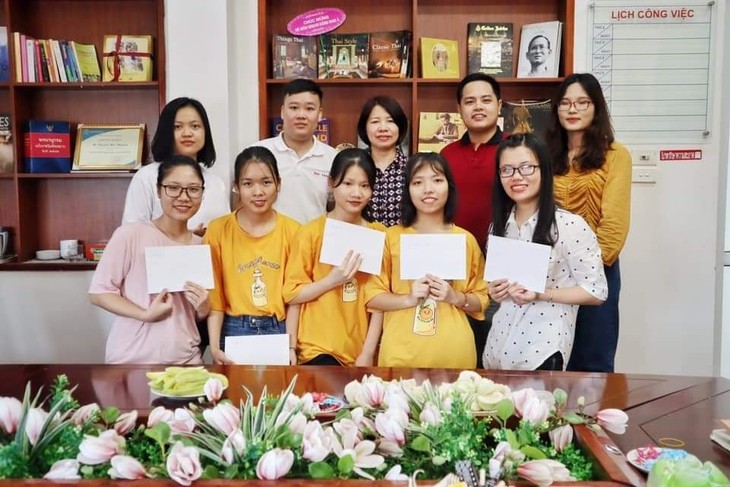 Kelas Belajar Bahasa Laos di Kota Hanoi - Mengawali Rasa Cinta Kalangan Muda Vietnam terhadap Negeri Jutaan Gajah - ảnh 1