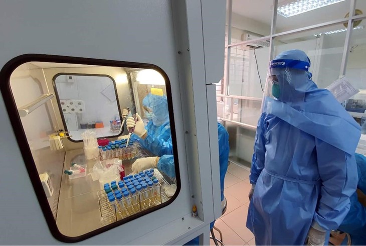 Orang terduga terinfeksi Covid-19 di Kota Hanoi negatif terhadap virus SARS-CoV-2 - ảnh 1
