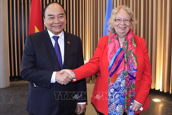 Presiden Nguyen Xuan Phuc Temui Direktur Jenderal Kantor PBB, Tatiana Valoya - ảnh 1